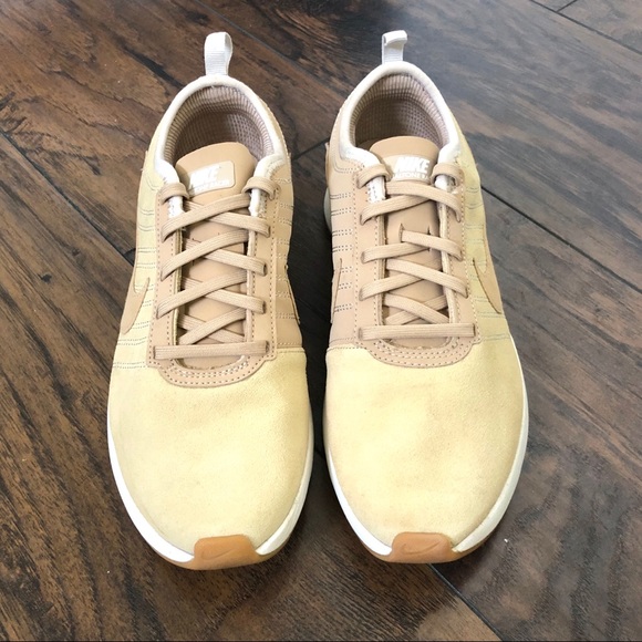 Nike Dualtone Race SE, Women’s Sneakers - SOLD - Picture 3 of 4